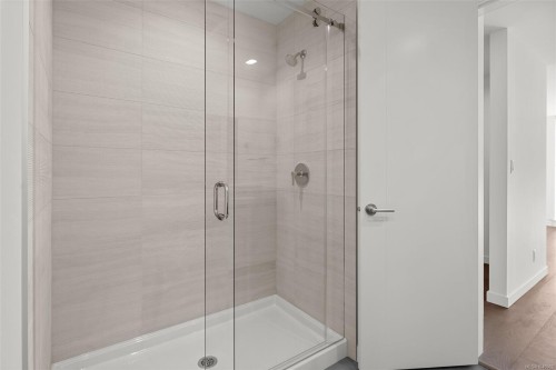 #1118-2000 Hannington Rd, Langford, BC - Indoor Photo Showing Bathroom