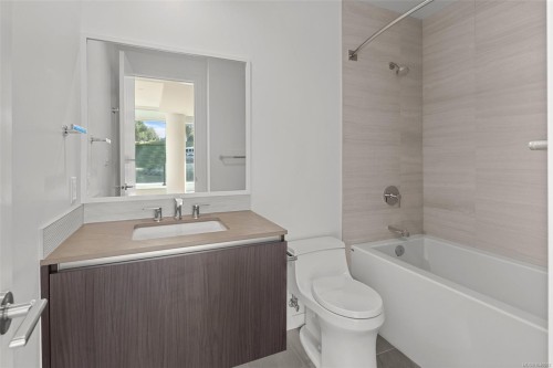 #1118-2000 Hannington Rd, Langford, BC - Indoor Photo Showing Bathroom
