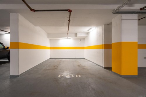 #1118-2000 Hannington Rd, Langford, BC - Indoor Photo Showing Garage