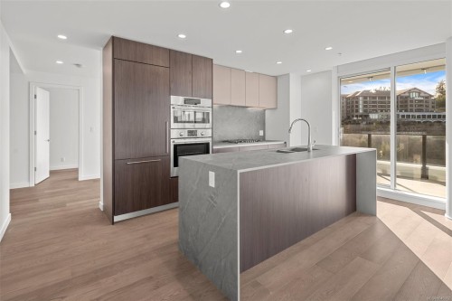 #1118-2000 Hannington Rd, Langford, BC - Indoor Photo Showing Kitchen