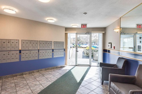 #301-200 Back Rd, Courtenay, BC - Indoor
