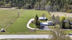 985 OLD N THOMPSON Highway  Clearwater, BC V0E 1N2