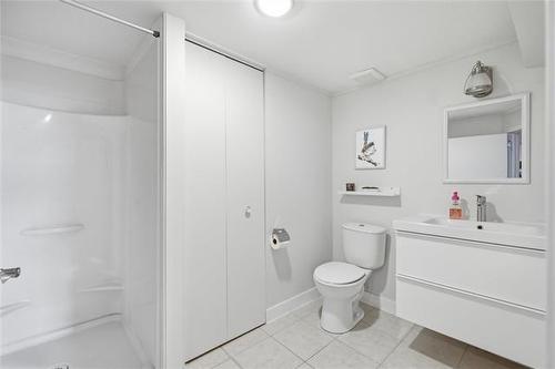 440 Chelsea Ave, Winnipeg, MB - Indoor Photo Showing Bathroom