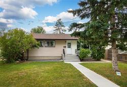 440 Chelsea AVE  Winnipeg, MB R2K 1A1