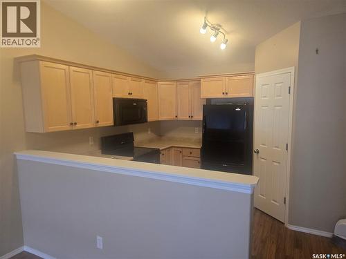 53 4425 Nicurity Drive, Regina, SK - Indoor Photo Showing Kitchen