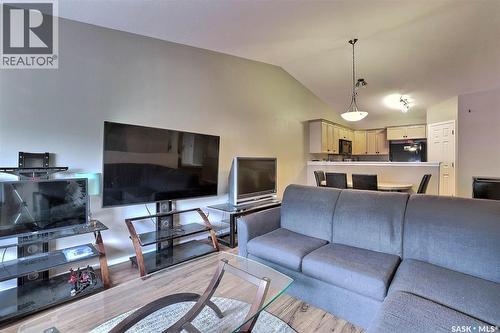 53 4425 Nicurity Drive, Regina, SK - Indoor Photo Showing Living Room