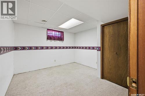 402 Fulton Drive, Regina, SK - Indoor