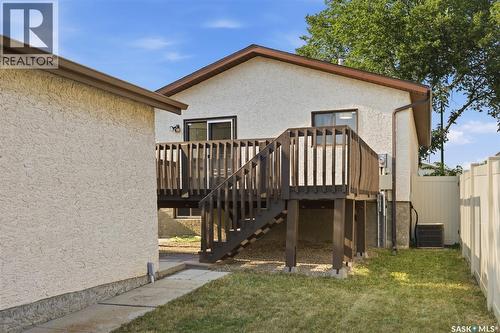 402 Fulton Drive, Regina, SK - Outdoor