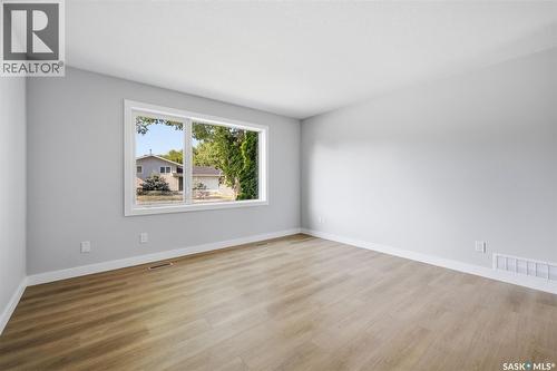 402 Fulton Drive, Regina, SK - Indoor