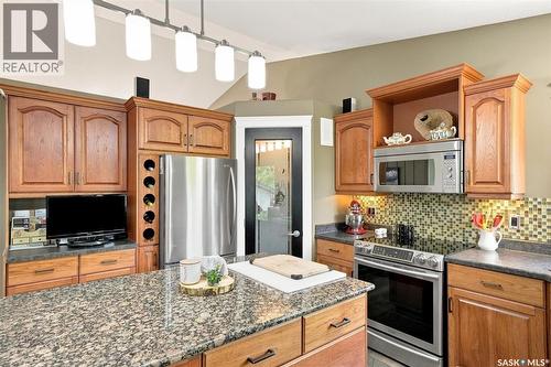 226 Brookdale Crescent, Saskatoon, SK - Indoor Photo Showing Kitchen