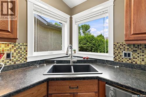 226 Brookdale Crescent, Saskatoon, SK - Indoor Photo Showing Kitchen With Double Sink