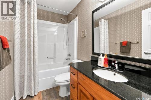 226 Brookdale Crescent, Saskatoon, SK - Indoor Photo Showing Bathroom
