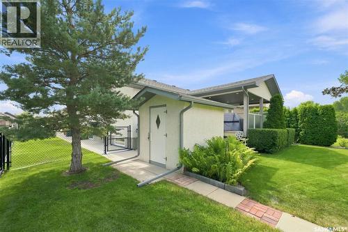 226 Brookdale Crescent, Saskatoon, SK - Outdoor