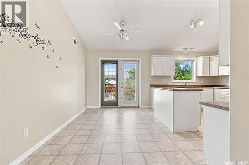 210 Beerling Crescent, Saskatoon, SK - Indoor Photo Showing Kitchen
