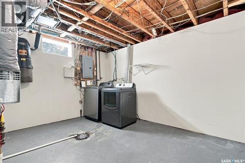210 Beerling Crescent, Saskatoon, SK - Indoor Photo Showing Laundry Room