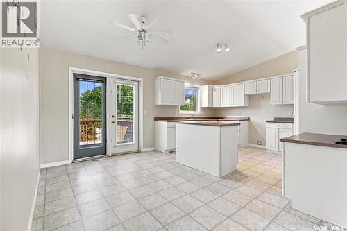 210 Beerling Crescent, Saskatoon, SK - Indoor Photo Showing Kitchen