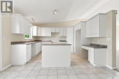 210 Beerling Crescent, Saskatoon, SK - Indoor Photo Showing Kitchen