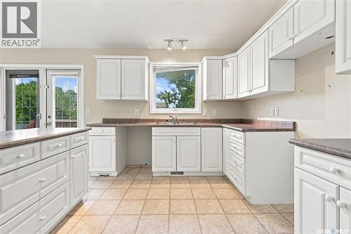 210 Beerling Crescent, Saskatoon, SK - Indoor Photo Showing Kitchen With Double Sink