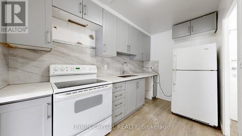 126 - 10 Eddystone Avenue, Toronto, ON - Indoor Photo Showing Kitchen
