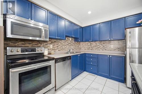 29 Lonestar Crescent, Brampton, ON - Indoor Photo Showing Kitchen With Double Sink With Upgraded Kitchen