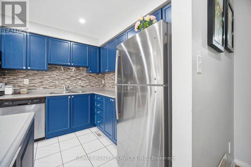 29 Lonestar Crescent, Brampton, ON - Indoor Photo Showing Kitchen With Double Sink