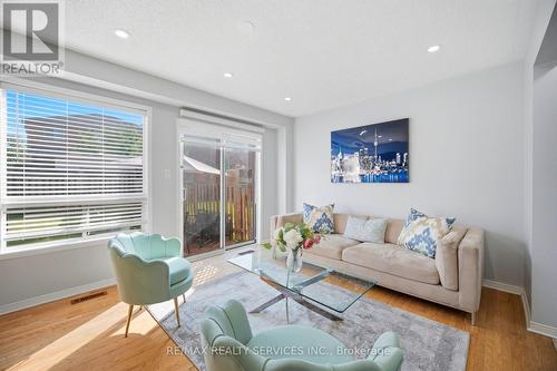 29 Lonestar Crescent, Brampton, ON - Indoor Photo Showing Living Room