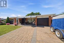 21 KENDLETON DRIVE  Toronto, ON M9V 1T9