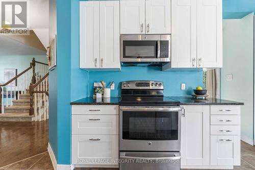 stainless steel appliances - 10 Westwinds Place, Ottawa, ON - Indoor Photo Showing Kitchen