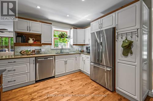 99 Old Kingston Road, Rideau Lakes, ON - Indoor Photo Showing Kitchen With Upgraded Kitchen