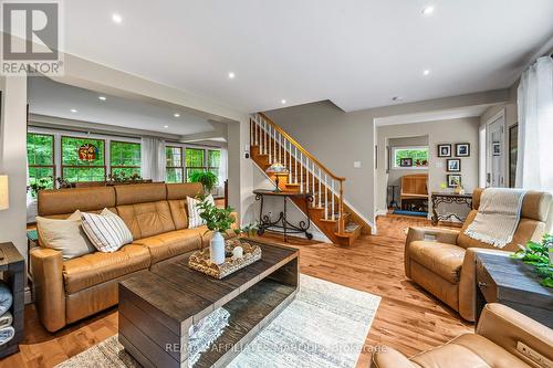 99 Old Kingston Road, Rideau Lakes, ON - Indoor Photo Showing Living Room