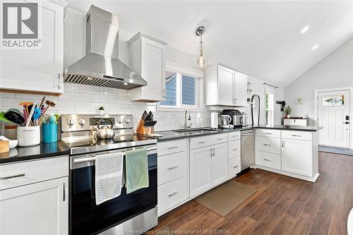 1223 Aubin, Windsor, ON - Indoor Photo Showing Kitchen