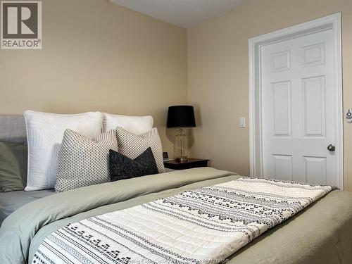 1044 Reedmere Road, Windsor, ON - Indoor Photo Showing Bedroom