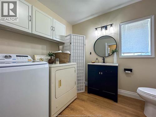 1044 Reedmere Road, Windsor, ON - Indoor Photo Showing Laundry Room