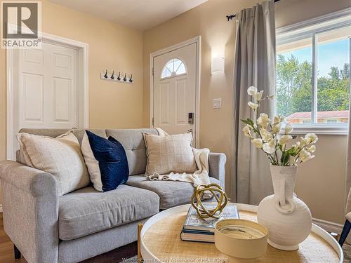 1044 Reedmere Road, Windsor, ON - Indoor