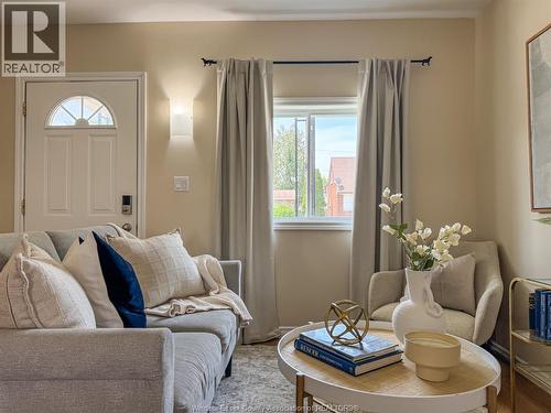 1044 Reedmere Road, Windsor, ON - Indoor