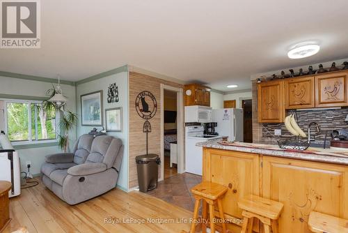216 Green Road, Callander, ON - Indoor Photo Showing Kitchen