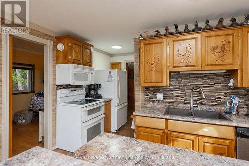 216 Green Road, Callander, ON - Indoor Photo Showing Kitchen With Double Sink