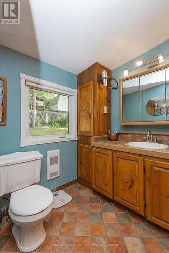 216 Green Road, Callander, ON - Indoor Photo Showing Bathroom
