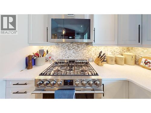 1217 Mcphee Road, Castlegar, BC - Indoor Photo Showing Kitchen