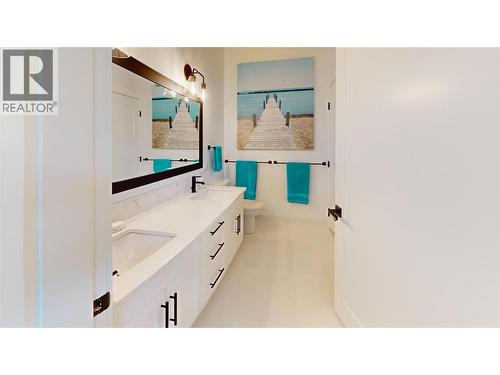 1217 Mcphee Road, Castlegar, BC - Indoor Photo Showing Bathroom