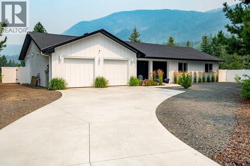 1217 Mcphee Road, Castlegar, BC - Outdoor