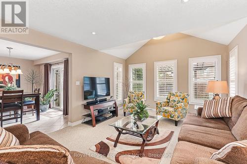 7 Kayla Crescent, Collingwood, ON - Indoor Photo Showing Living Room