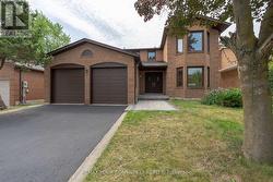 27 HOUSEMAN CRESCENT  Richmond Hill, ON L4C 7S3