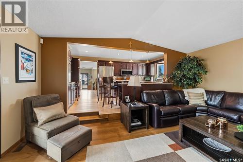 3603 Selinger Crescent, Regina, SK - Indoor Photo Showing Living Room