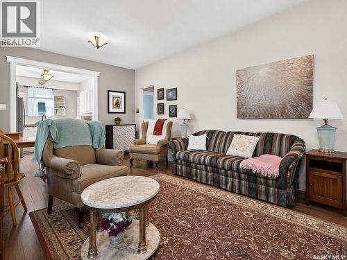892 Elgin Avenue, Moose Jaw, SK - Indoor Photo Showing Living Room