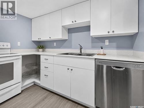 892 Elgin Avenue, Moose Jaw, SK - Indoor Photo Showing Kitchen With Double Sink