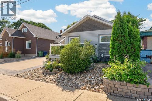 892 Elgin Avenue, Moose Jaw, SK - Outdoor