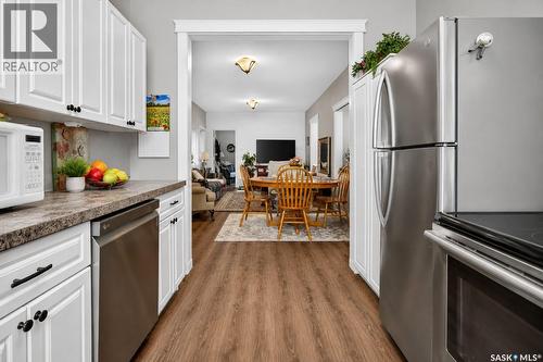 892 Elgin Avenue, Moose Jaw, SK - Indoor Photo Showing Kitchen