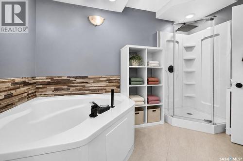 892 Elgin Avenue, Moose Jaw, SK - Indoor Photo Showing Bathroom