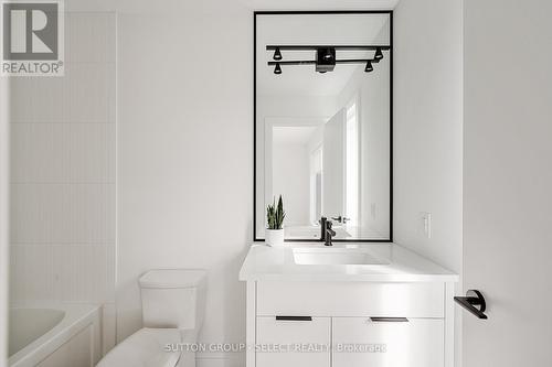 275 Silver Maple Circle, Thames Centre, ON - Indoor Photo Showing Bathroom